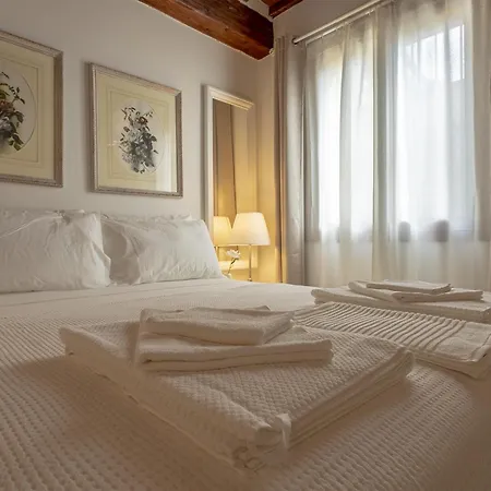 Tuscan Break Apartman *