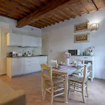 Tuscan Break דירה